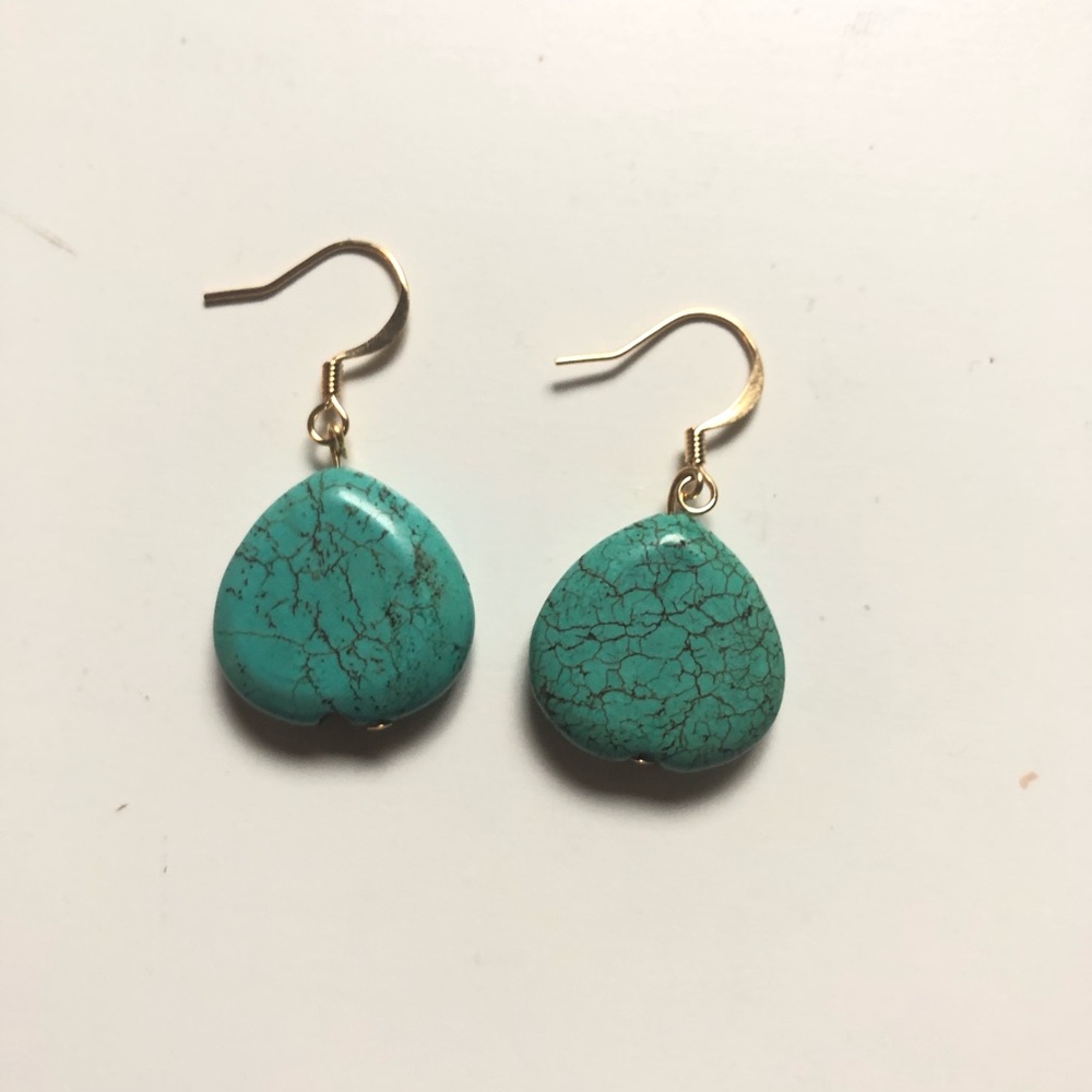 Green dangly Earrings!